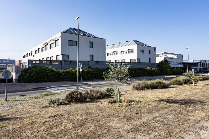 Office in Villaviciosa de Odón, Madrid for lease - Building Photo - Image 2 of 4