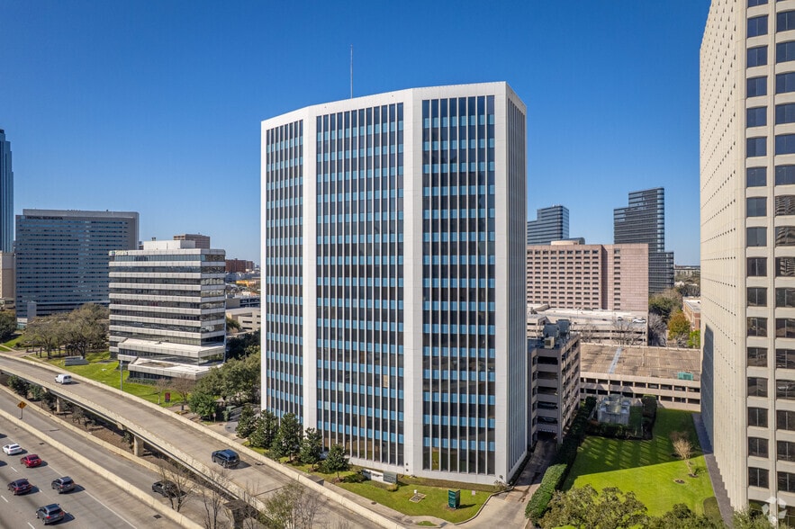 2100 West Loop South, Houston, TX for lease - Building Photo - Image 1 of 14