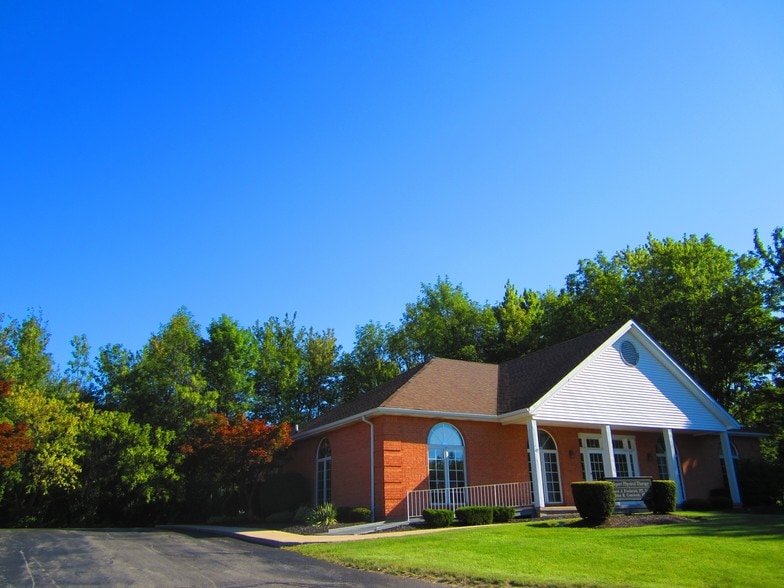 26 Davison Ct, Lockport, NY for lease - Building Photo - Image 2 of 10