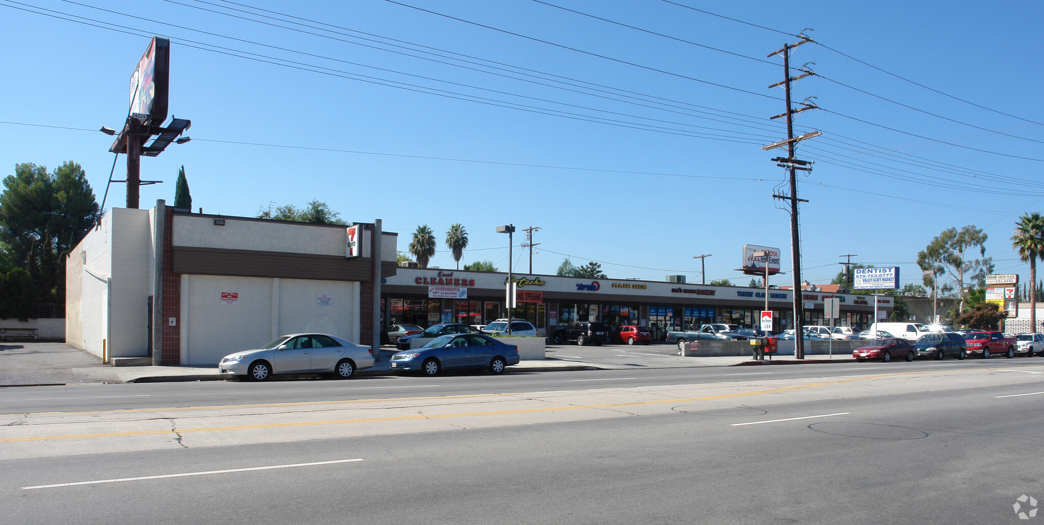 12450 Burbank Blvd, North Hollywood, CA 91607 - Burbank Kafco Plaza ...