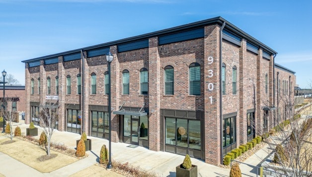 9301 Ra Young Jr Dr, Fort Smith, AR for sale Primary Photo- Image 1 of 2