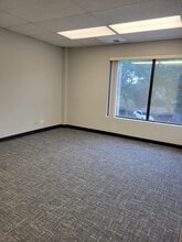805-815 E Rand Rd, Arlington Heights, IL for lease Interior Photo- Image 2 of 7