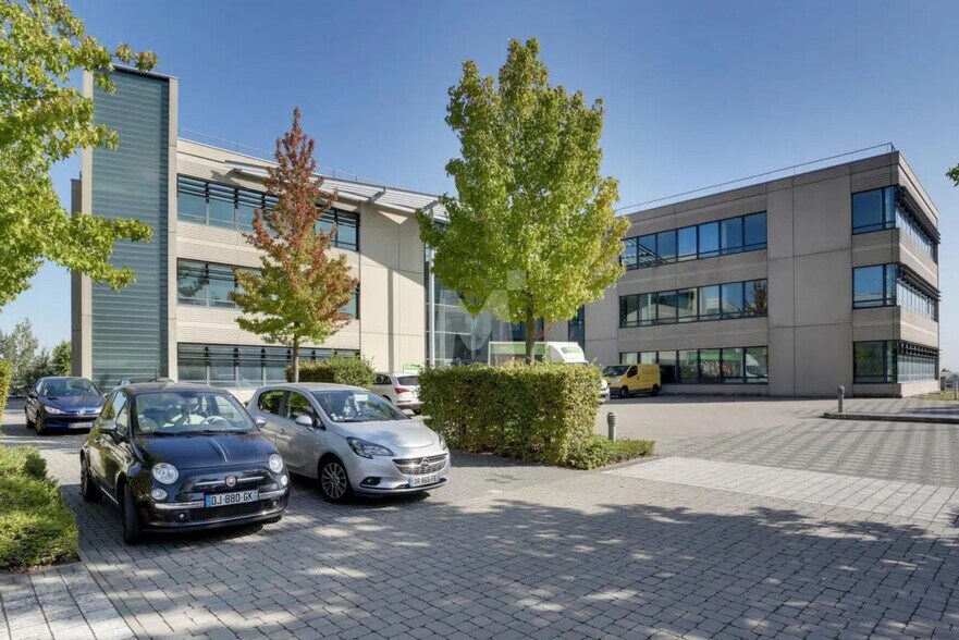 Office in Wissous for lease - Building Photo - Image 3 of 19