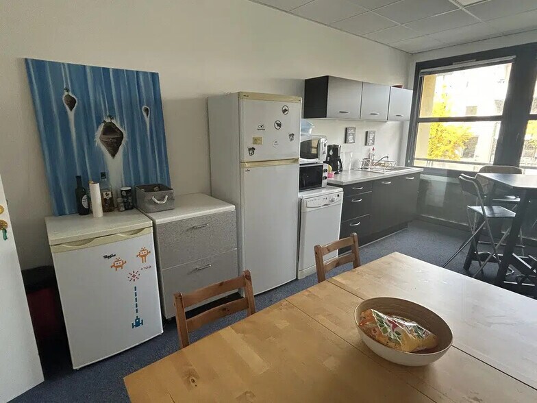 19 Avenue Louise Michel, Rezé for lease - Building Photo - Image 2 of 5