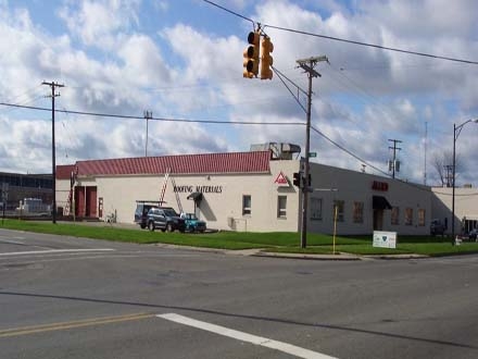 1640-1700 E Nine Mile Rd, Ferndale, MI for sale - Building Photo - Image 3 of 3