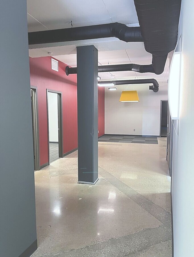 1454 30th St, West Des Moines, IA 50266 - Unit 101 -  - Interior Photo - Image 1 of 2