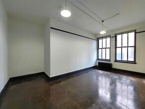 275 4th St E, Saint Paul, MN for lease Interior Photo- Image 2 of 5