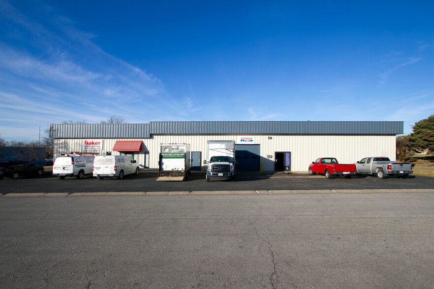 600-602 NW Libby Ln, Lee's Summit, MO for lease - Building Photo - Image 2 of 2