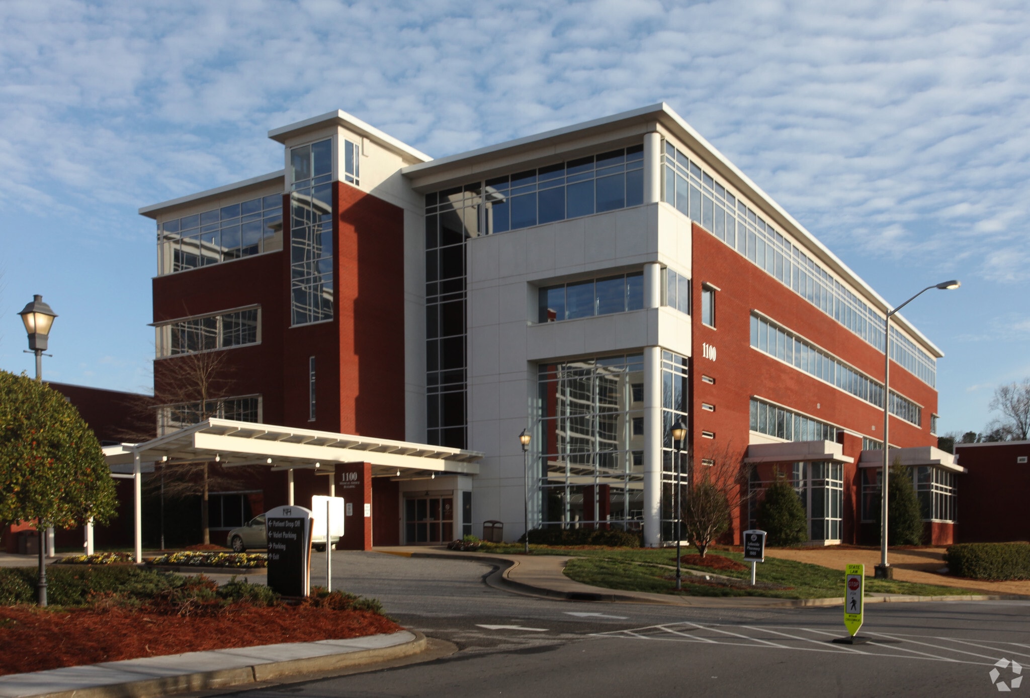 1100 Northside Forsyth Dr, Cumming, GA for lease Primary Photo- Image 1 of 4