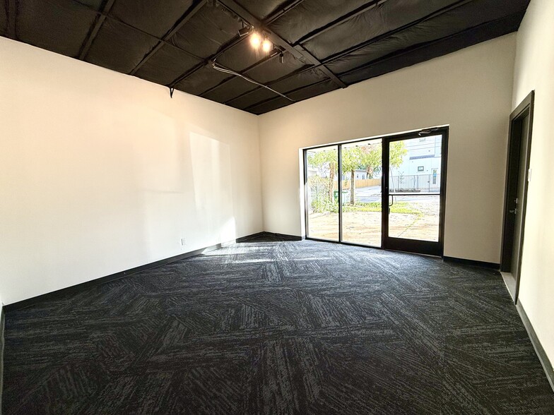 5432 Darling St, Houston, TX for lease - Building Photo - Image 1 of 14