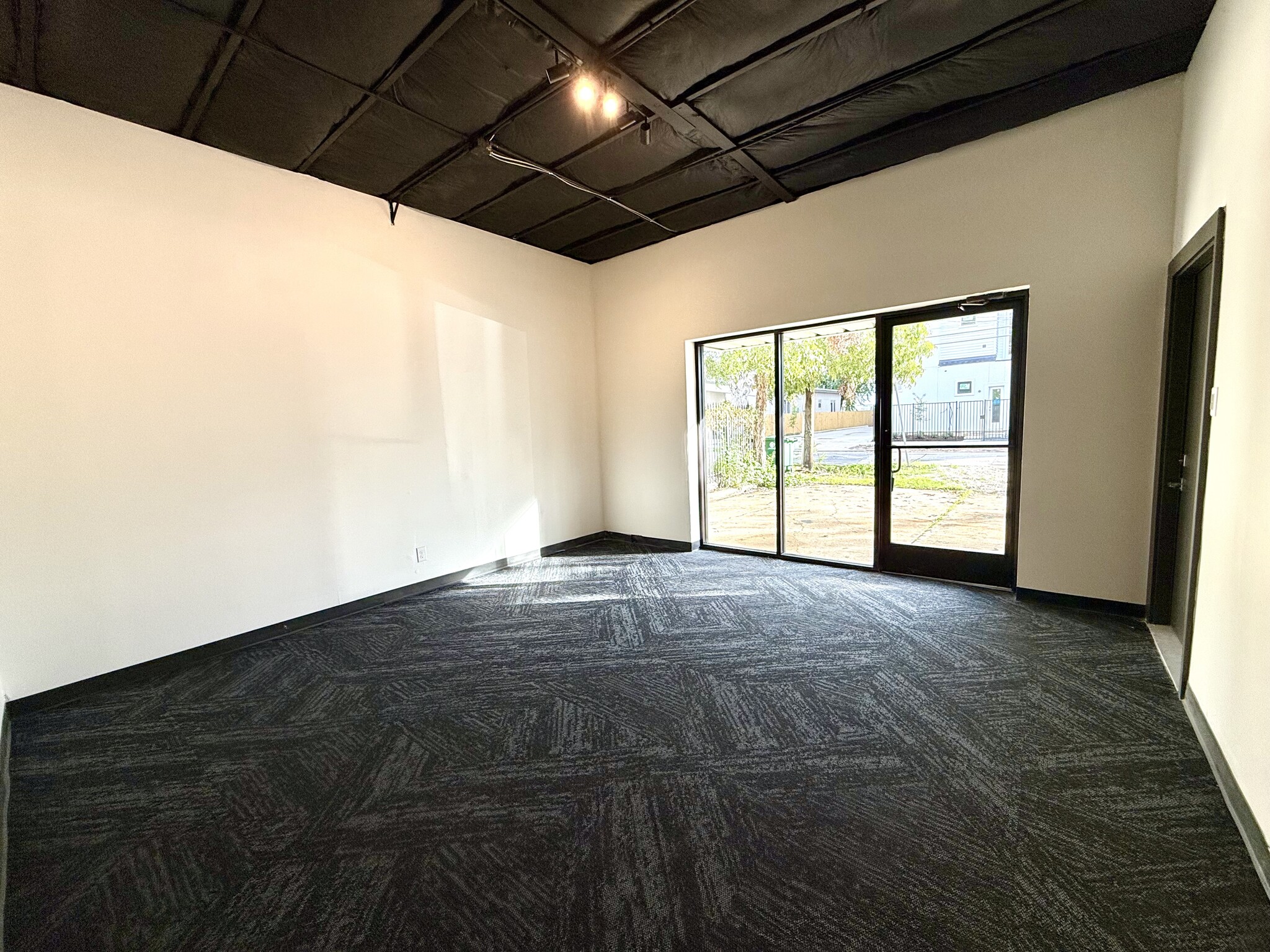 5432 Darling St, Houston, TX for lease Building Photo- Image 1 of 15