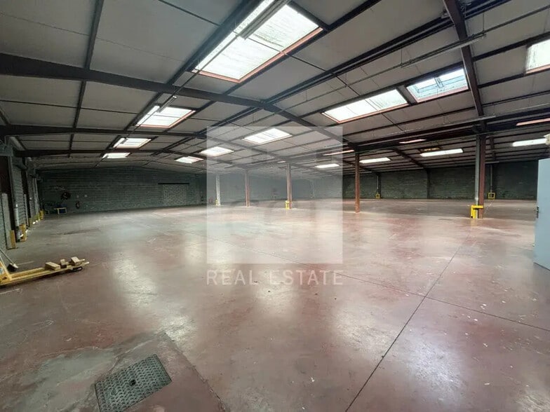 Flex in Corbas for lease - Interior Photo - Image 2 of 17