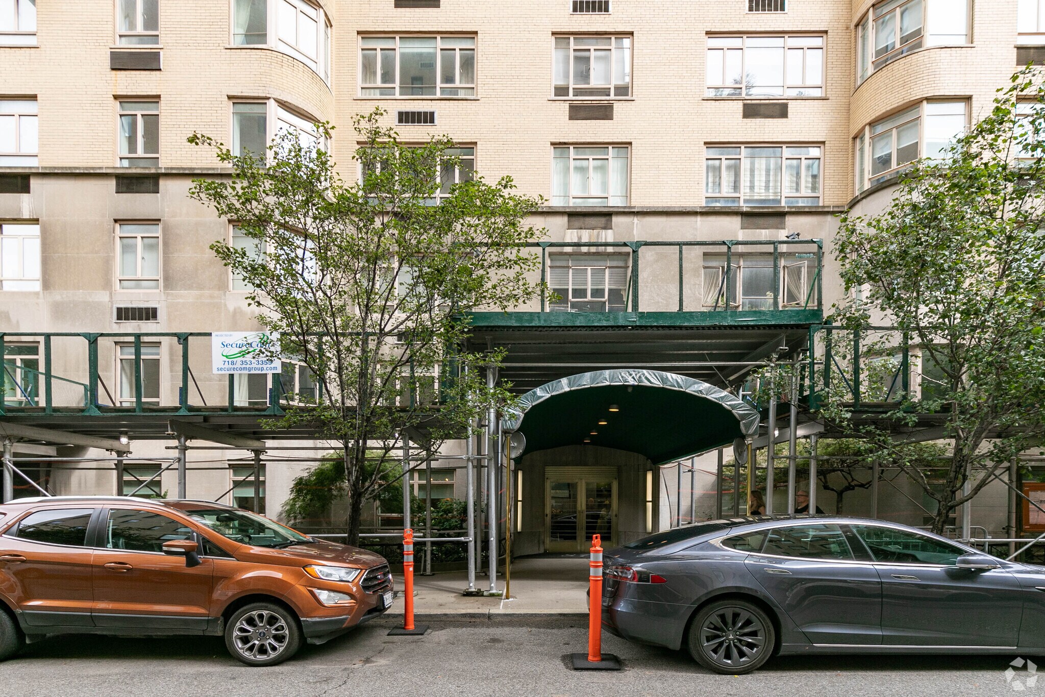 870 5th Ave, New York, NY for lease Building Photo- Image 1 of 17