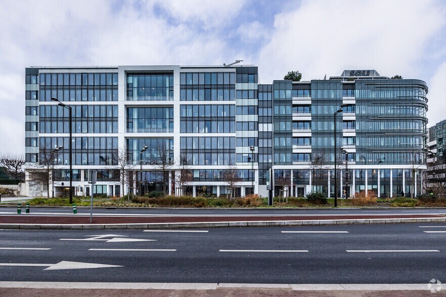 Office in Levallois-Perret for lease - Building Photo - Image 2 of 7