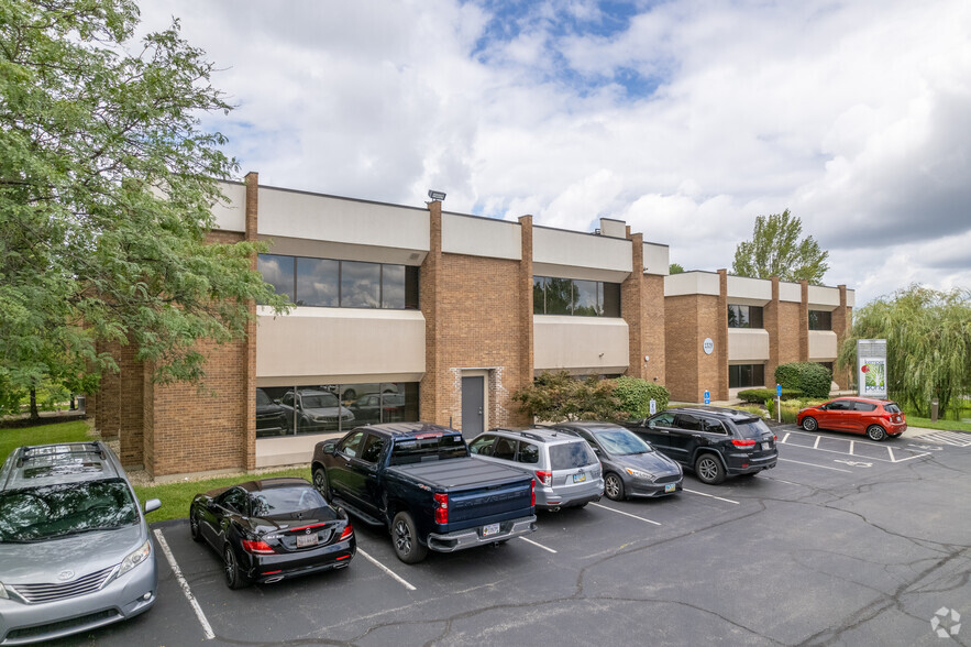 1325 E Kemper Rd, Springdale, OH for lease - Building Photo - Image 3 of 14