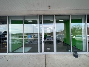 6750 Hollywood Blvd, Delmont, PA for lease Interior Photo- Image 1 of 9