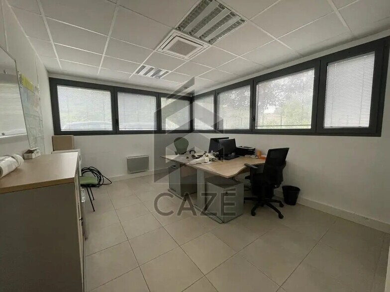 Office in Bruges for lease - Interior Photo - Image 3 of 12