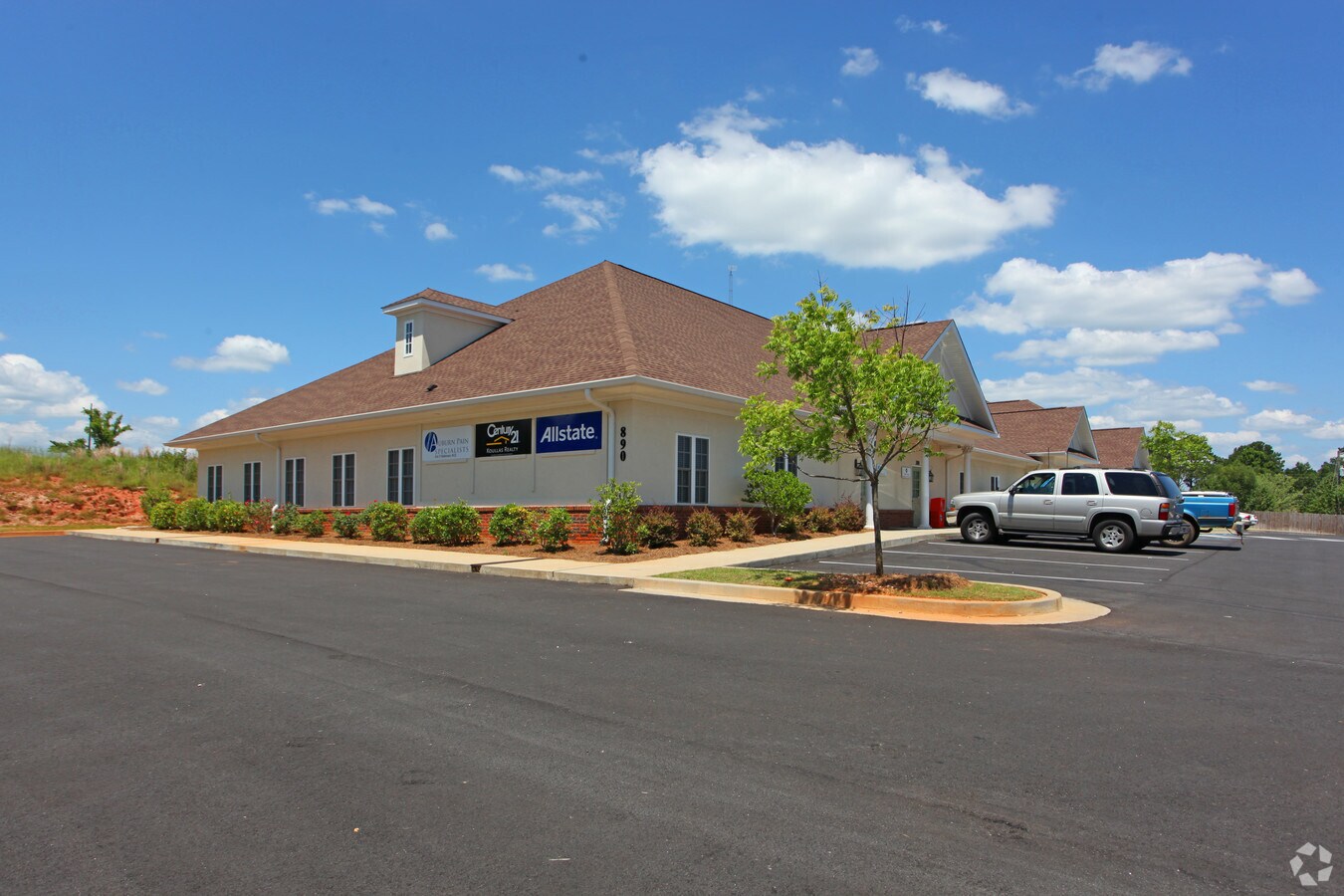 890 N Dean Rd, Auburn, AL 36830