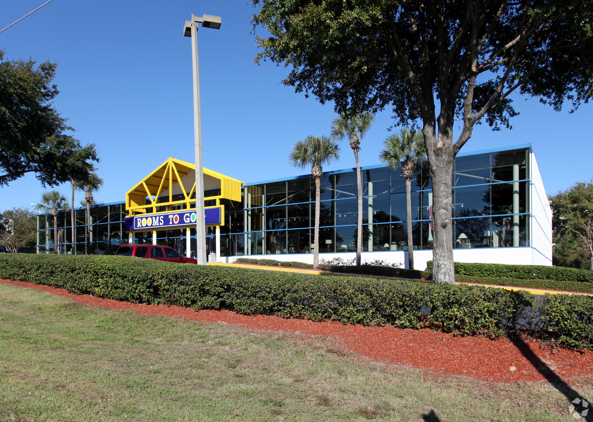 7025 W Colonial Dr, Orlando, FL for sale Primary Photo- Image 1 of 1