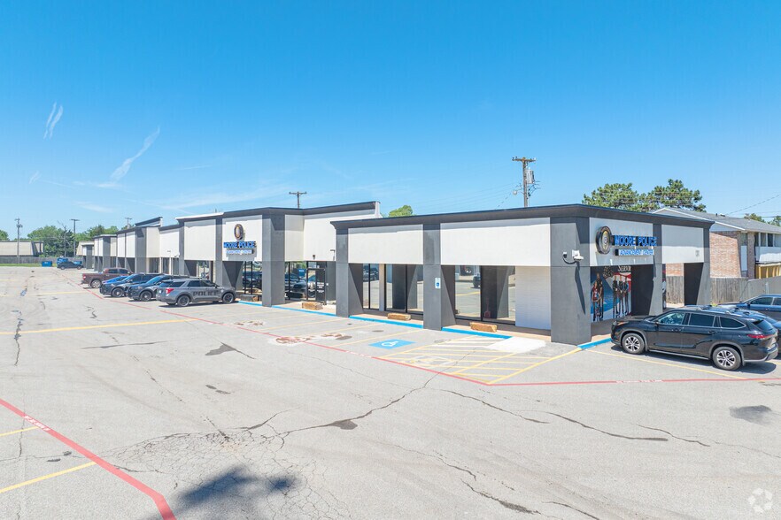 815 NW 12th St, Moore, OK for sale - Primary Photo - Image 1 of 1