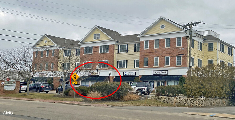 68 Center St, Hyannis, MA for lease - Building Photo - Image 3 of 10