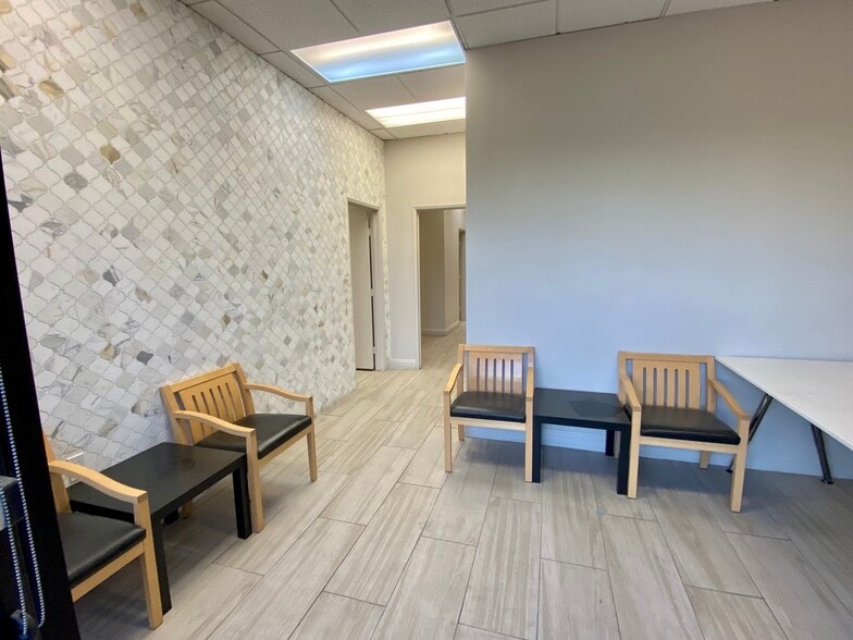 1710 W Horizon Ridge Pky, Henderson, NV for lease - Interior Photo - Image 3 of 21