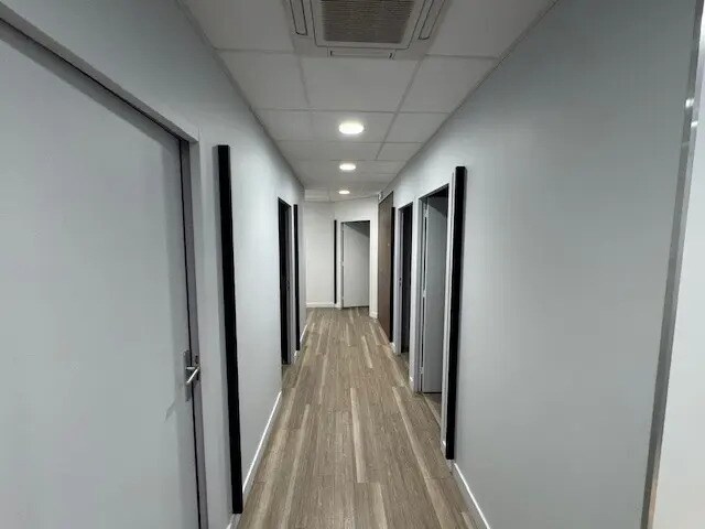 Office in Saint-Étienne for lease - Interior Photo - Image 3 of 5