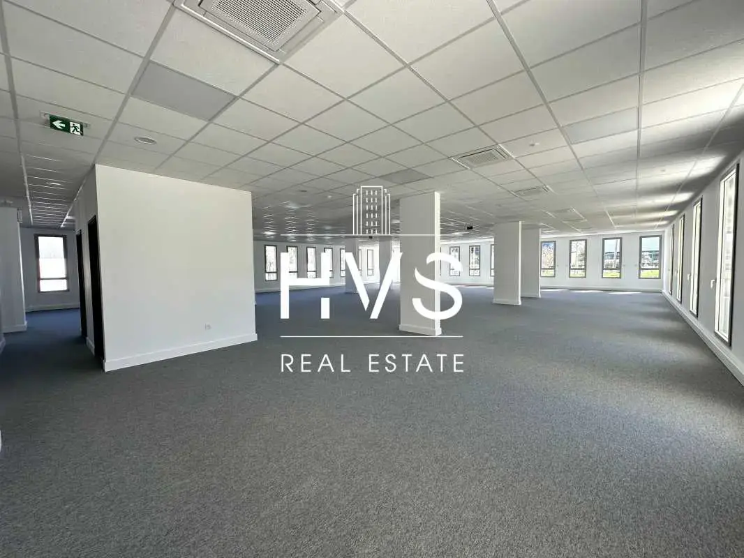 200 Rue Pierre Duhem, Aix-en-Provence for lease Interior Photo- Image 1 of 3
