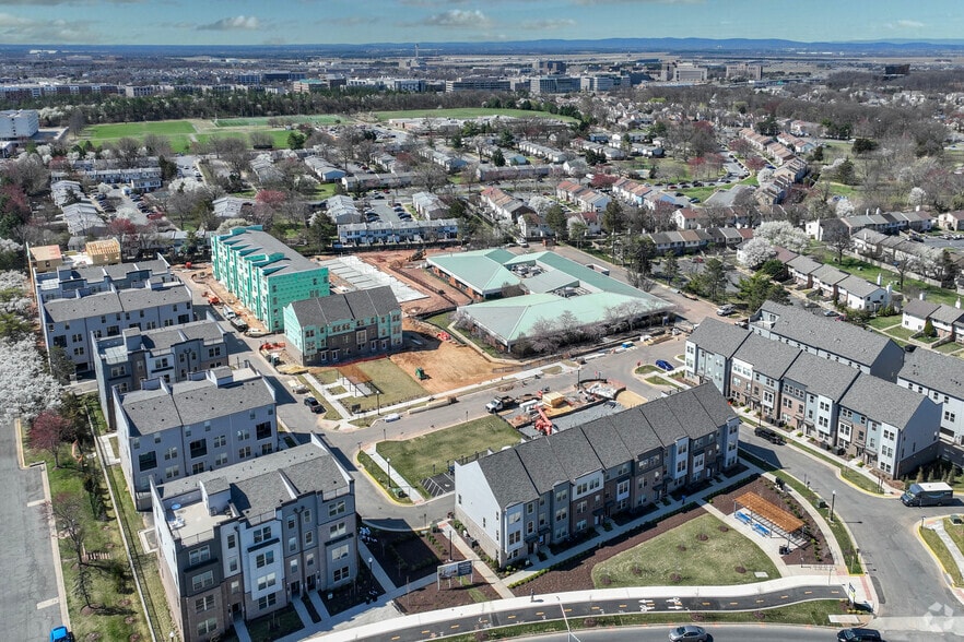 1165 Herndon Pky, Herndon, VA for sale - Aerial - Image 2 of 6