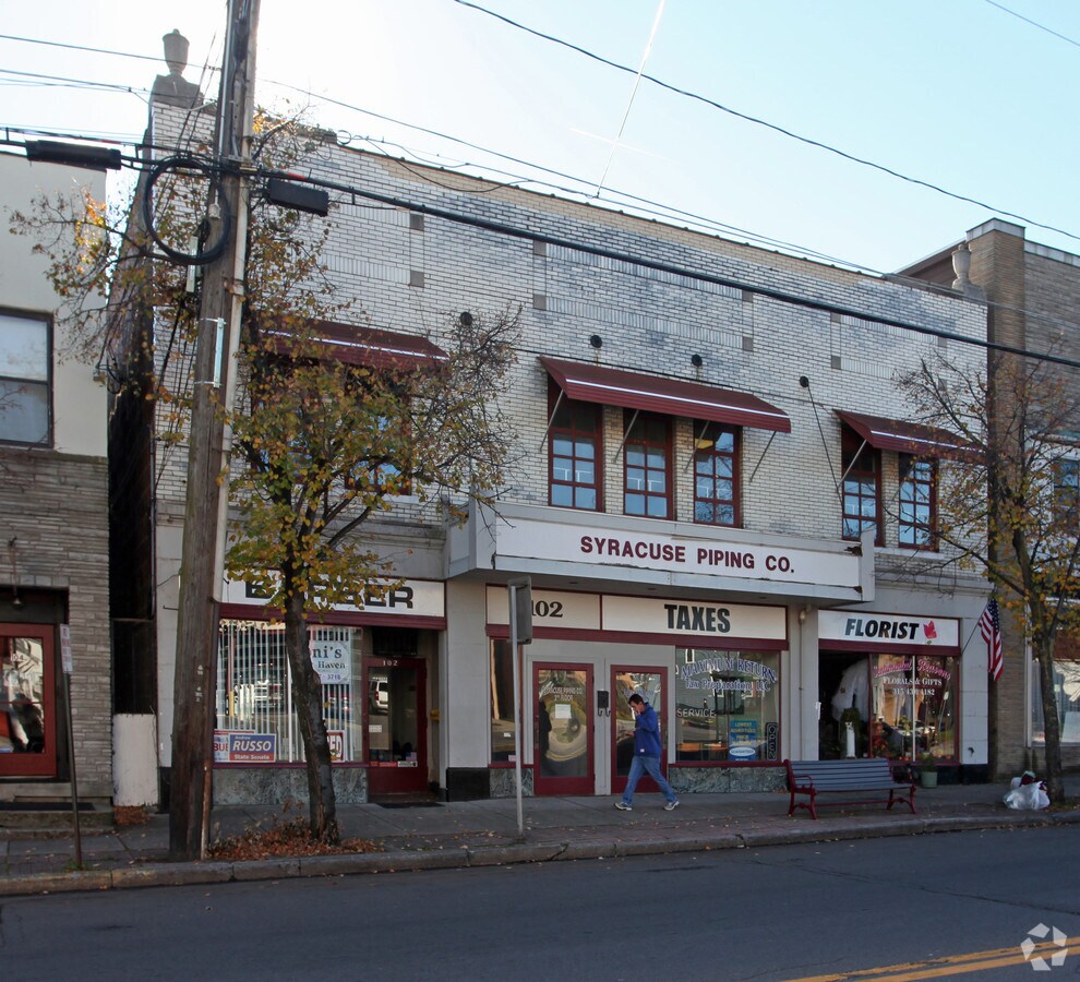 102 E Manlius St, East Syracuse, NY 13057