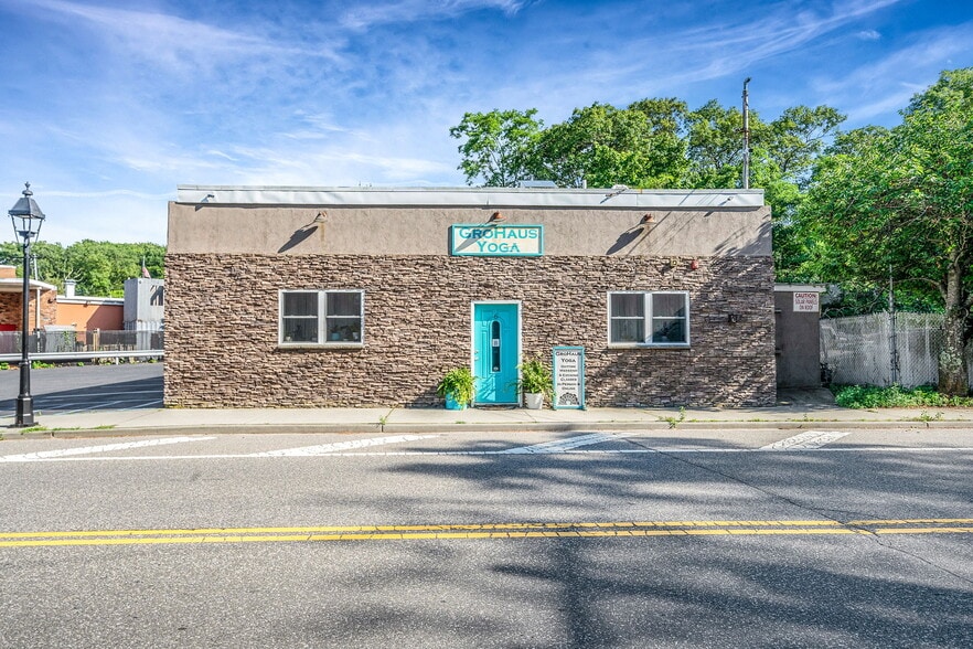 6 New York Ave, Sound Beach, NY for sale - Building Photo - Image 1 of 30
