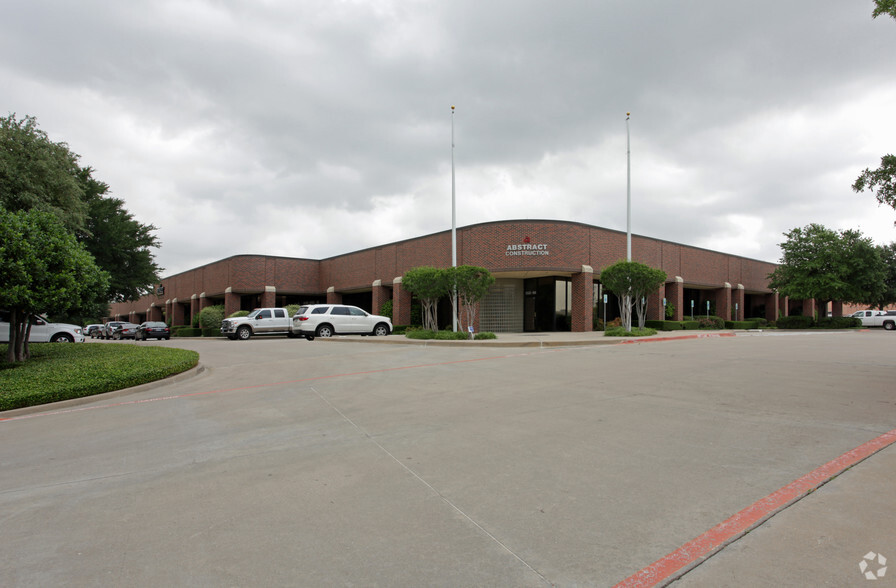 2532-2542 Highlander Way, Carrollton, TX for lease - Building Photo - Image 3 of 3