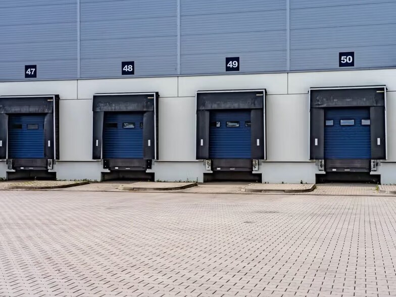 for lease - Building Photo - Image 2 of 4