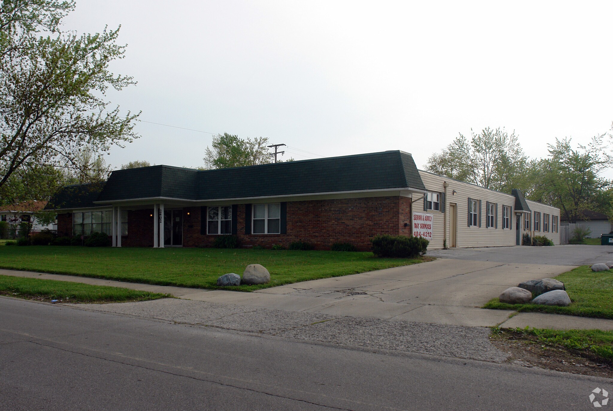 2402 Beacon St, Fort Wayne, IN for sale Primary Photo- Image 1 of 1