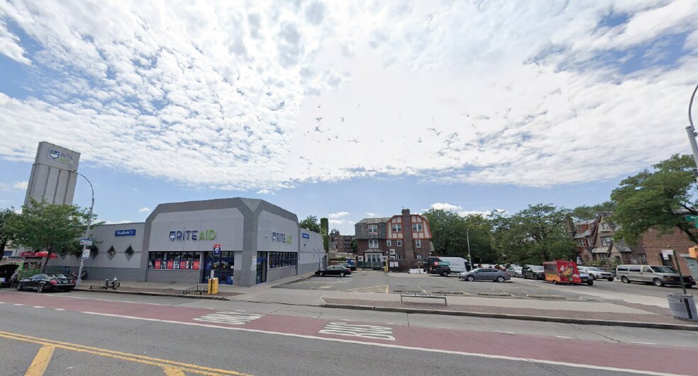 8510 Northern Blvd, Jackson Heights, NY for lease - Building Photo - Image 1 of 2