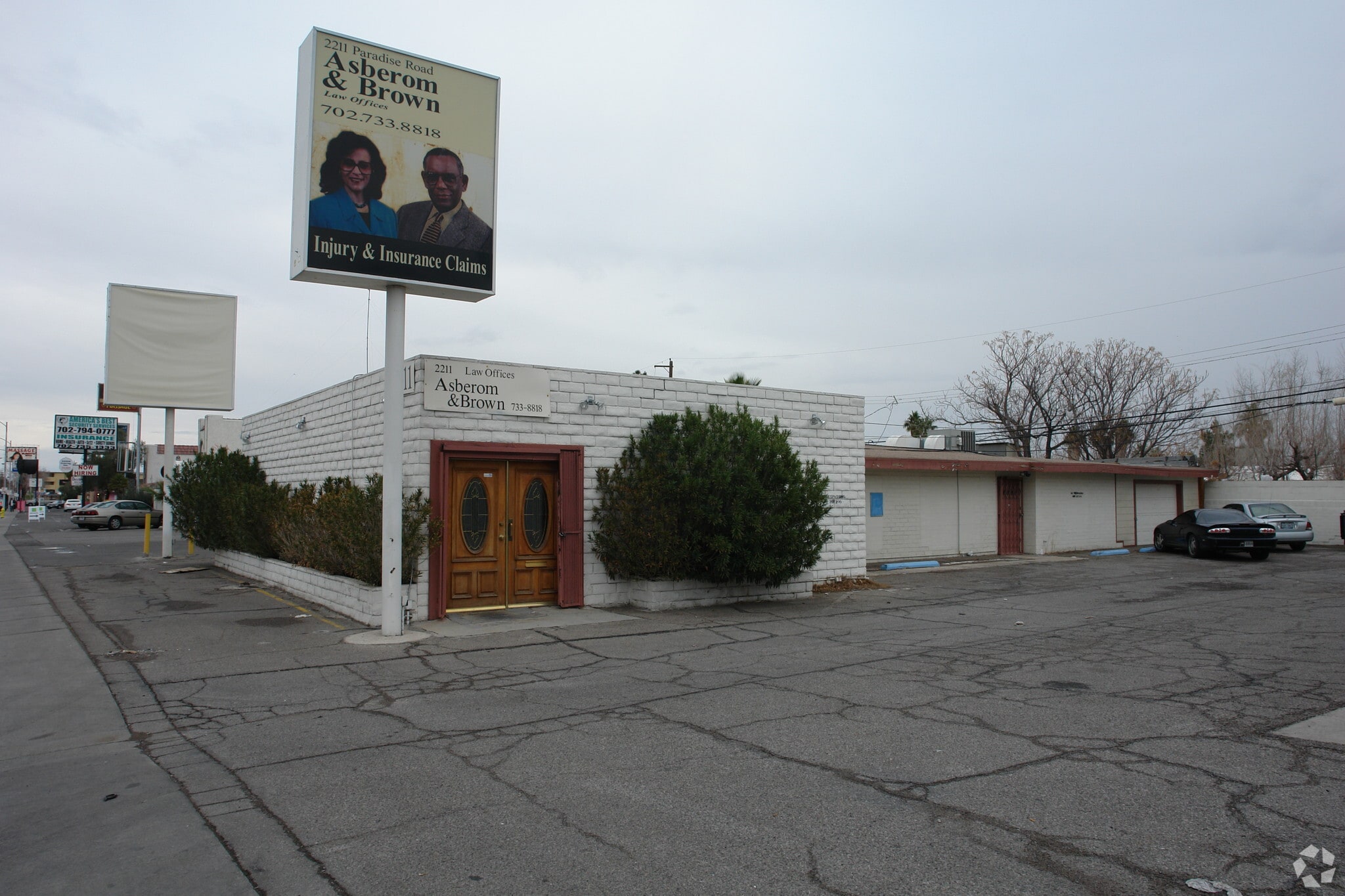 2211 Paradise Rd, Las Vegas, NV for lease Primary Photo- Image 1 of 10