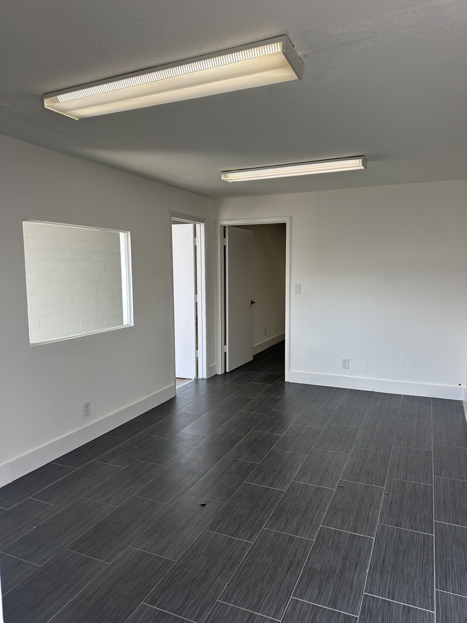 5220-5296 NW 163rd St, Hialeah, FL for lease Building Photo- Image 1 of 2