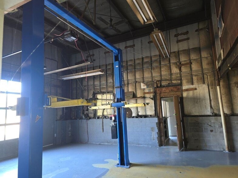 4192 Vt Route 106, Perkinsville, VT for sale - Building Photo - Image 2 of 4