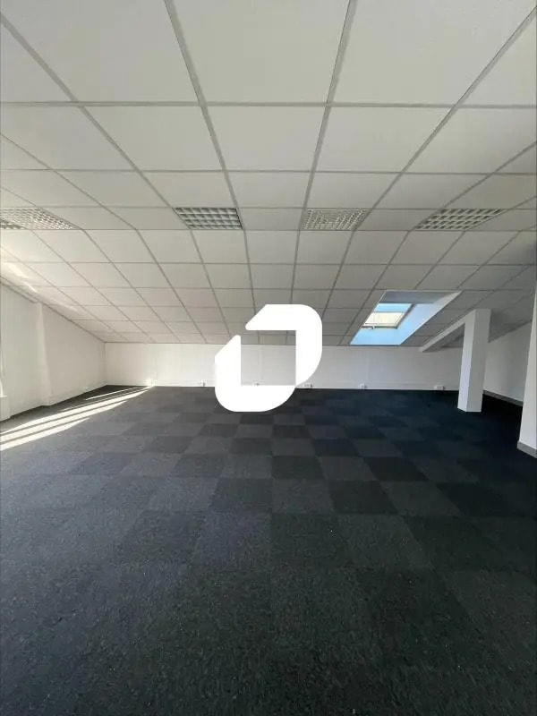 Office in Eybens for sale Interior Photo- Image 1 of 11