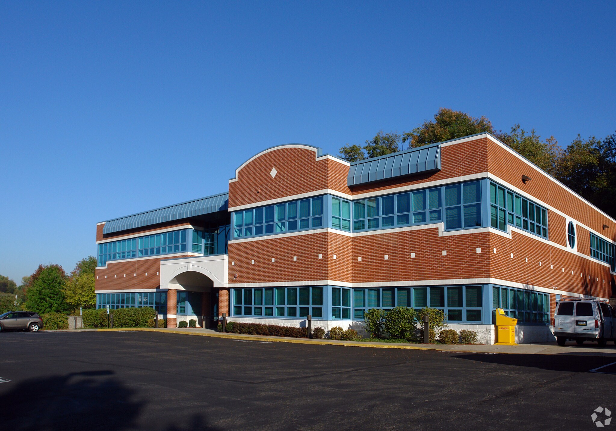 126 Hillvue Ln, Pittsburgh, PA for sale Primary Photo- Image 1 of 1