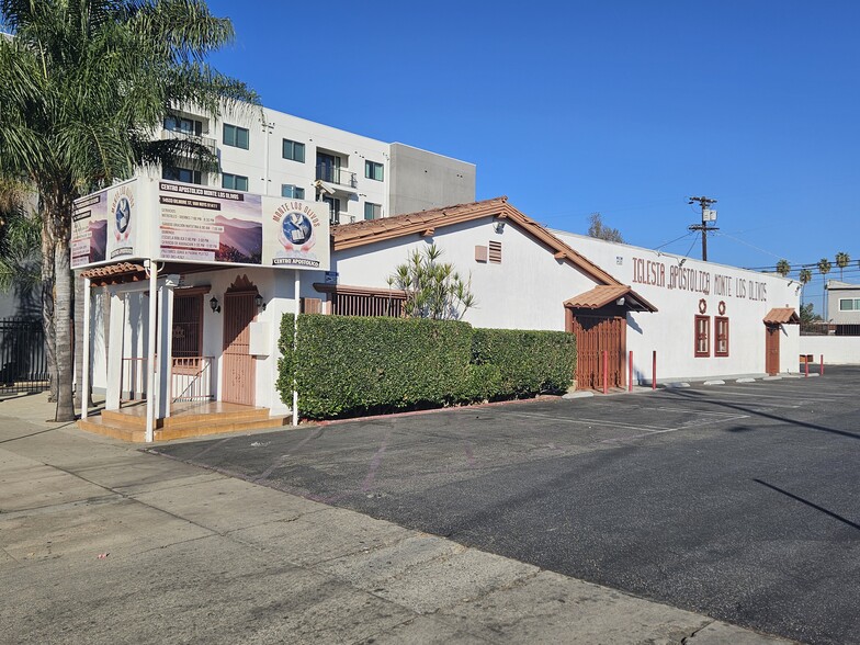 6451-6453 Van Nuys Blvd, Van Nuys, CA for sale - Building Photo - Image 3 of 12