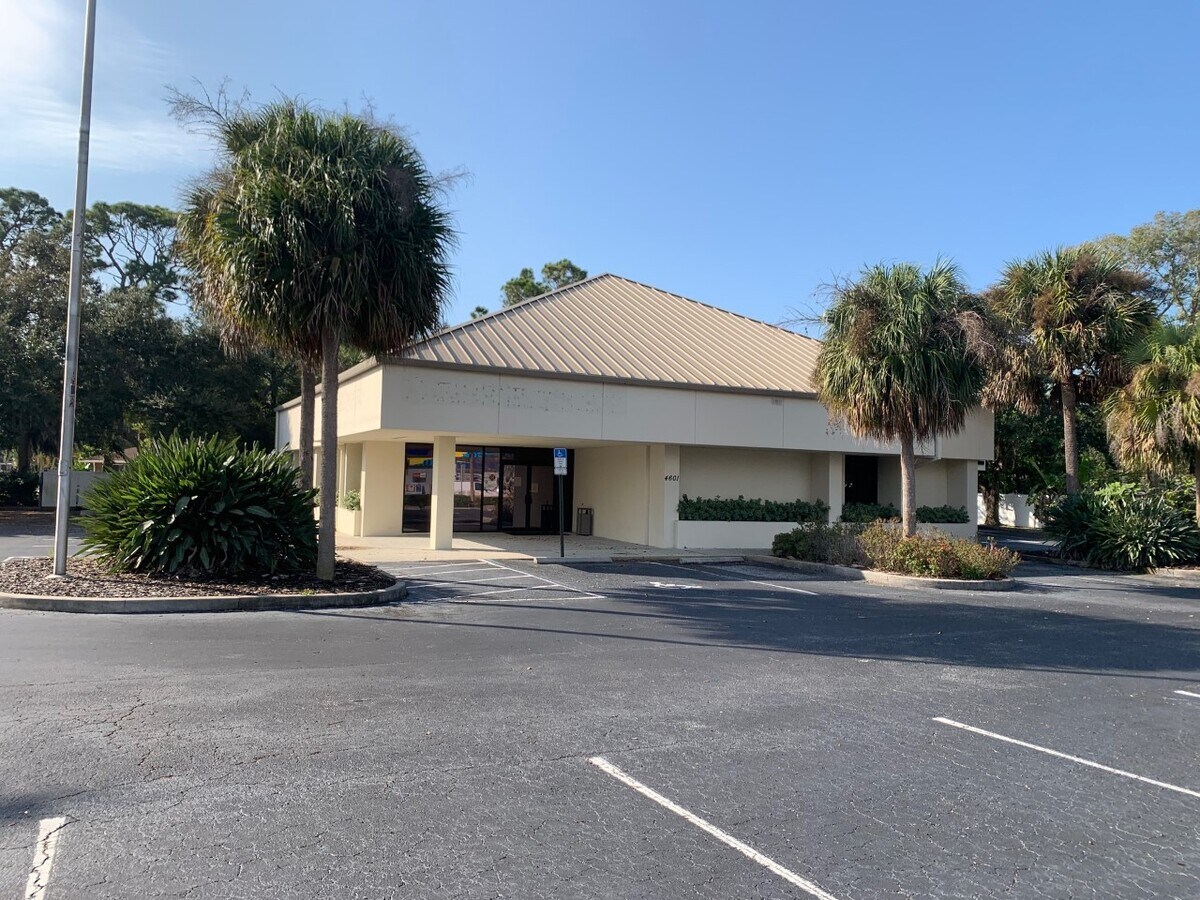 4601 W Manatee Ave, Bradenton, FL 34209 - FORMER BANK IN BRADENTON FOR