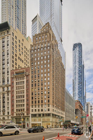 1776 Broadway, New York, NY for lease - Building Photo - Image 1 of 5