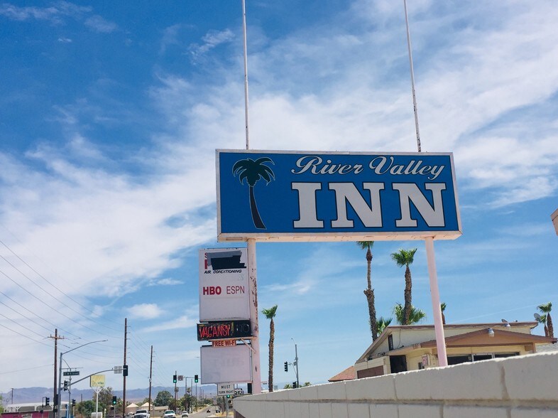 1707 Needles Hwy, Needles, CA for sale - Building Photo - Image 1 of 1