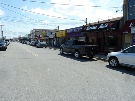 2552-2566 Hempstead Tpke, East Meadow, NY for lease - Building Photo - Image 1 of 9