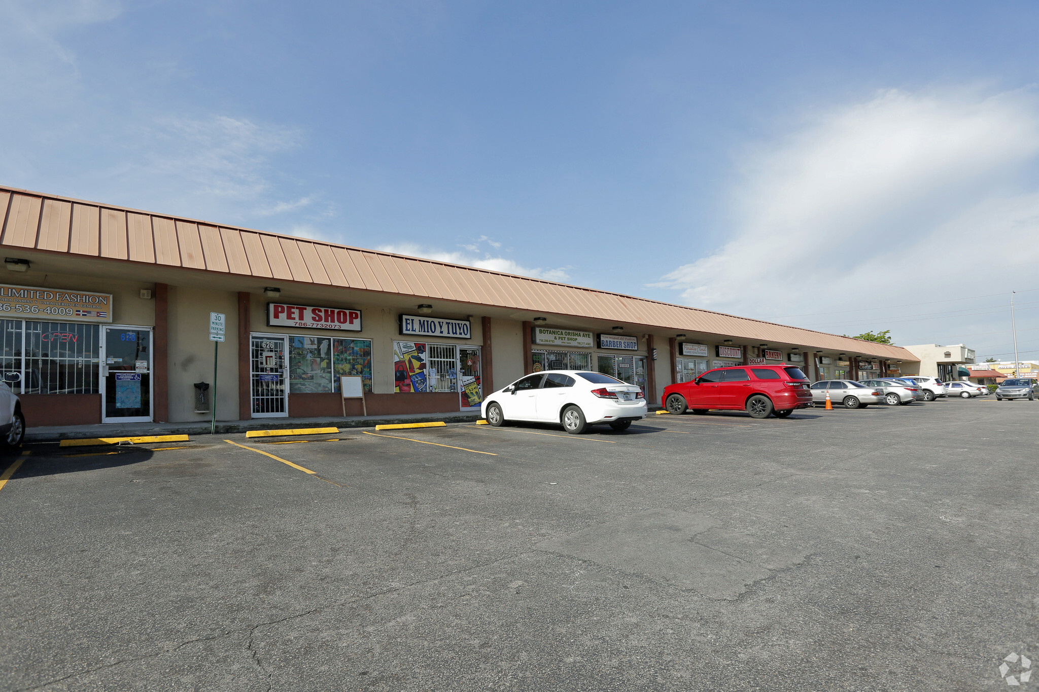 600-650 E 9th St, Hialeah, FL for lease Primary Photo- Image 1 of 7