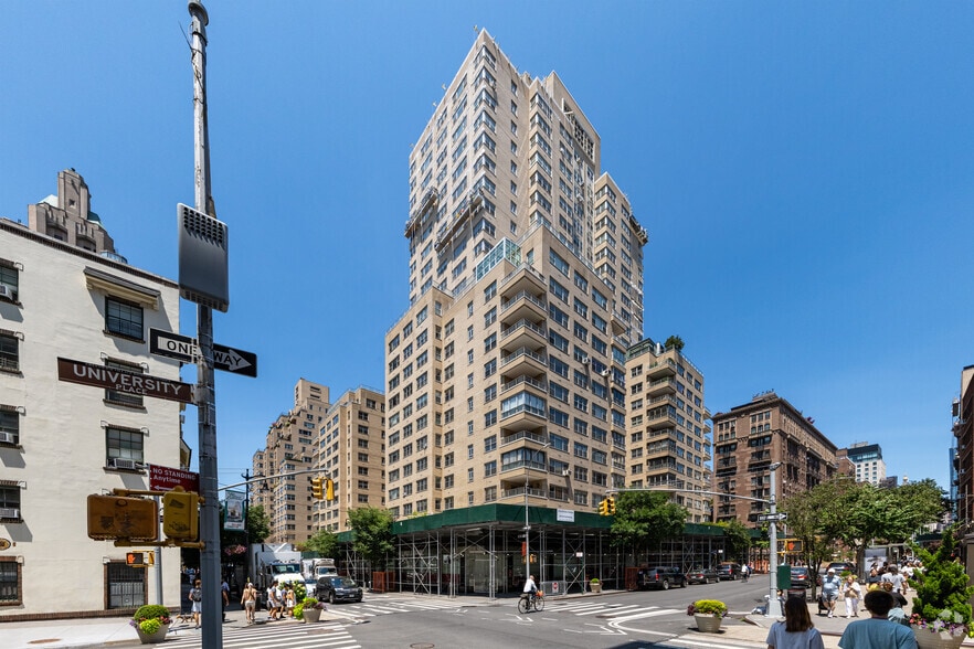 20 E 9th St, New York, NY for sale - Building Photo - Image 2 of 17