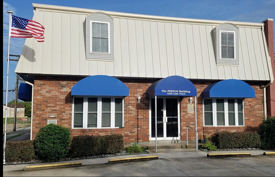 3200 Lake Villa Dr, Metairie, LA 70002