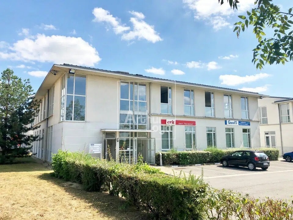 Office in Lieusaint for lease Building Photo- Image 1 of 7