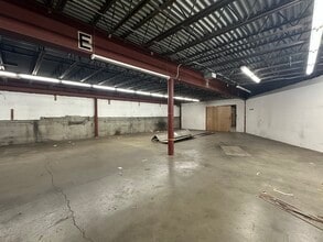 6635 N Baltimore Ave, Portland, OR for lease Interior Photo- Image 1 of 3